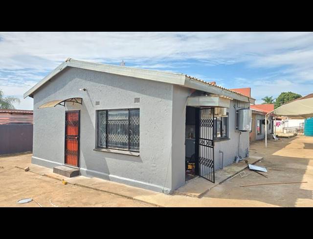 2 BEDROOM PROPERTY TO RENT IN MANIINI